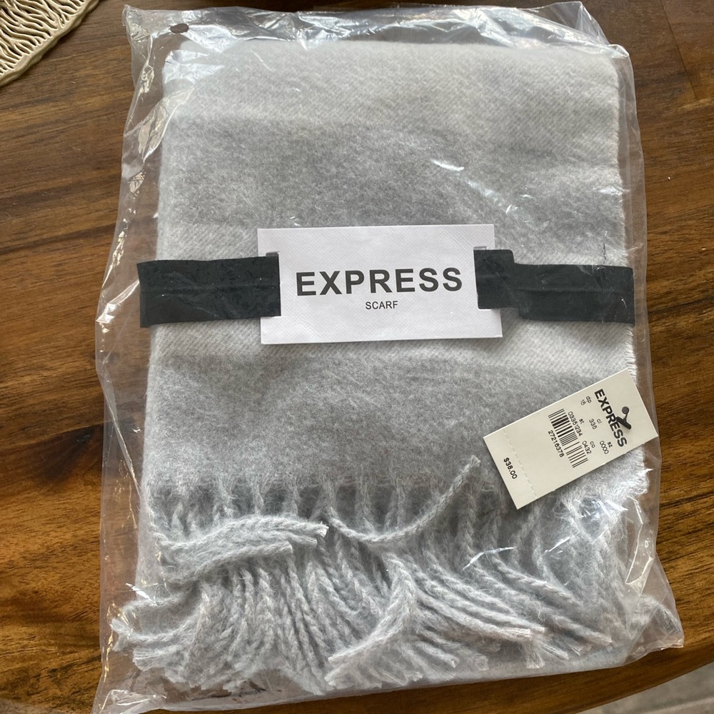 Express Scarf